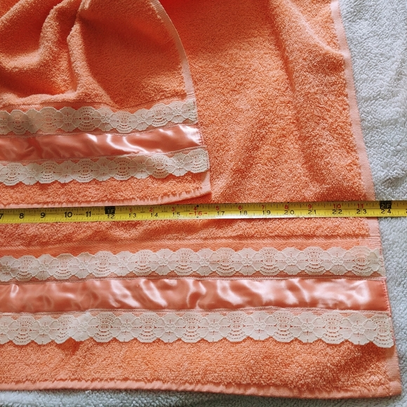Peach Vintage Bath and Hand Towel Set - Picture 3 of 4